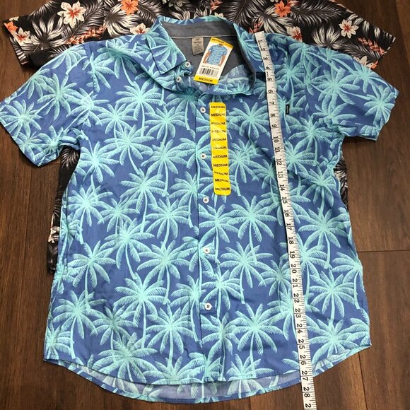 Hurley Men's Short Sleeve Button Up Size M Hawaiian Woven Patio Shirt LOT OF 2 - Picture 5 of 9